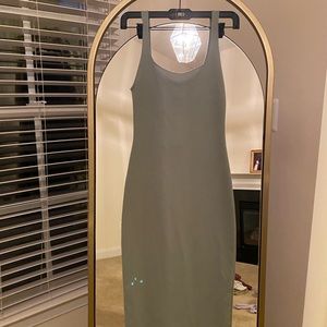 Zara brand new 95% polyester stretch dress with cut in back size small